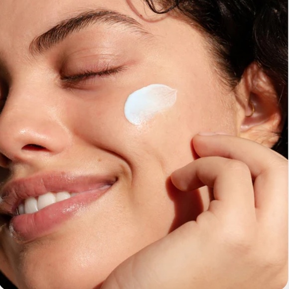 COOLA  Refreshing Water Plumping Gel Serum - SPF 30 - Picture 6 of 6